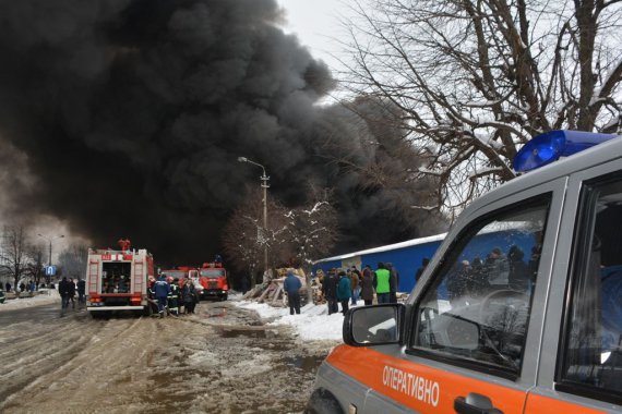 Предварительной причиной пожара на "Калиновском рынке" в Черновцах назвали проведения сварочных работ