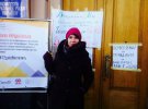 На баннерах напечатаны истории людей, которые вынуждены были покинуть свои дома в результате российской агрессии