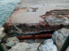 Море безперешкодно руйнує ялтинську набережну. Окупанти за нею не доглядають