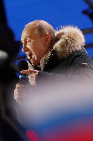 Увечері 18 березня Володимир Путін виступив перед прихильниками на Манежній площі в Москві. Заявив, що на Росію ”чекає успіх”