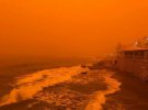 Пыльная буря на острове Крит в Греции. Фото: Twitter