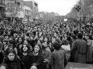 Женщины протестуют против хиджабов после революции в Иране, 1979