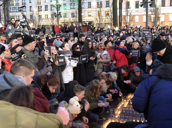 Траур на Манежной площади в Москве по погибшим в Кемерово. Фото: Facebook/Telegram