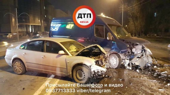 У Києві сталася серйозна лобова ДТП