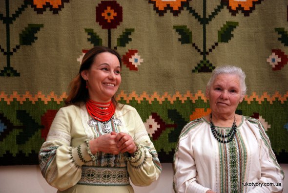 Валентина Ткач с матерью Марией Вовкулою