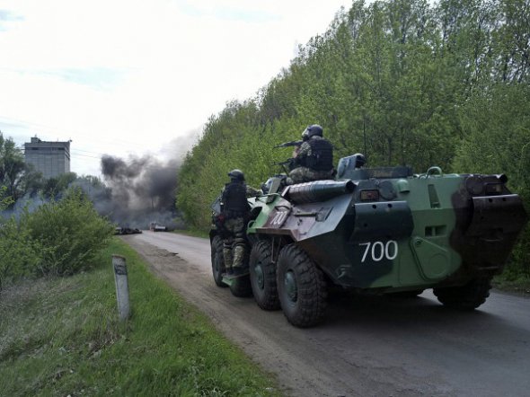 Подразделение СБУ "Альфа" штурмует Славянск 24 апреля 2014 года.