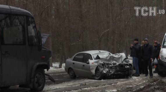 Под Киевом произошло смертельное ДТП с участием автомобиля Daewoo Lanos и маршрутки с пассажирами