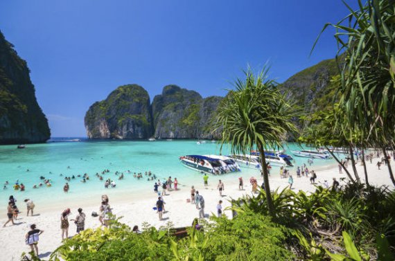 Популярный экзотический пляж в Таиланде закроют из-за 15-летнего нашествия туристов