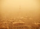 На Египет обрушилась мощная песчаная буря, закрыли аэропорты, морские порты и дороги