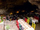 Ресторан в пещере удивляет своим меню