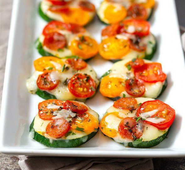 Міні-піцци з цукіні