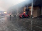 Загорелся деревообрабатывающий завод в России.