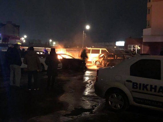 В Киеве сгорело 5 автомобилей на иностранном регистрации
