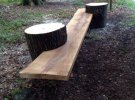 Садовая скамейка может завершить дизайн двора, сделать его более оригинальным
