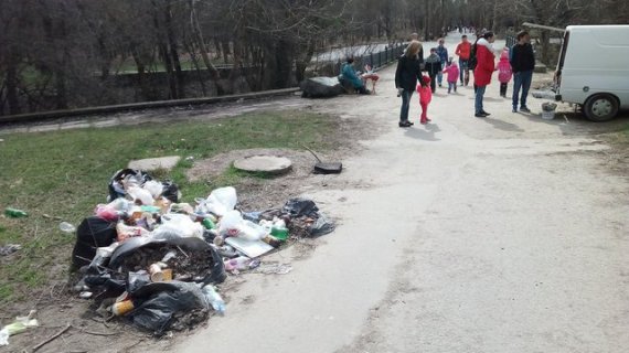 Показали проблемы с утилизацией мусора в Крыму. Фото: RoksolanaToday & Крым