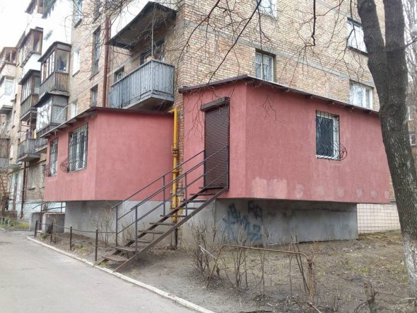 На вул. Героїв Севастополя виявили балкон більший, ніж сама квартира