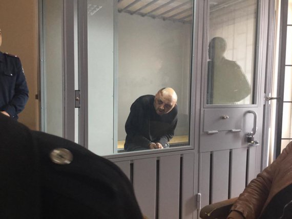 Сергей Шипулин убил и расчленил свою крестницу. Во время задержания вину признавал, на суде сказал, что ничего не помнит и просил медицинской помощи