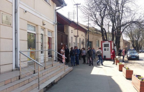 У Мукачево відкрили виборчу дільницю