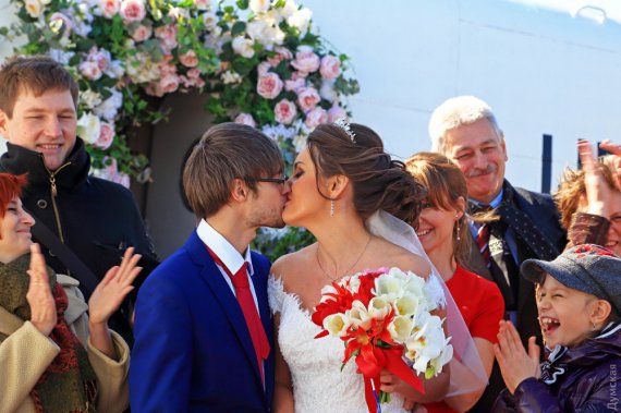Марія Попович і Олексій Потравко офіційно зареєстрували шлюб на борту літака
