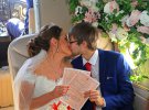 Мария Попович и Алексей Потравко официально зарегистрировали брак на борту самолета