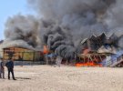 В Одесі горить ресторан на пляжі та рятувальна станція