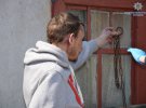 На Луганщині власники будинку катували робітників