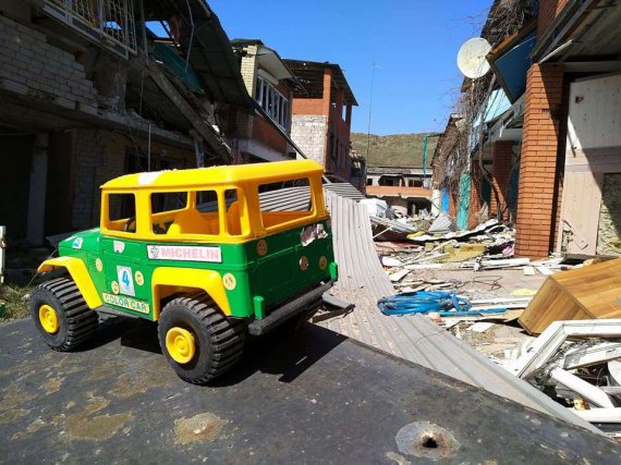 Наслідки 4-річної війни на березі Азовського моря - знищені села на лінії зіткнення