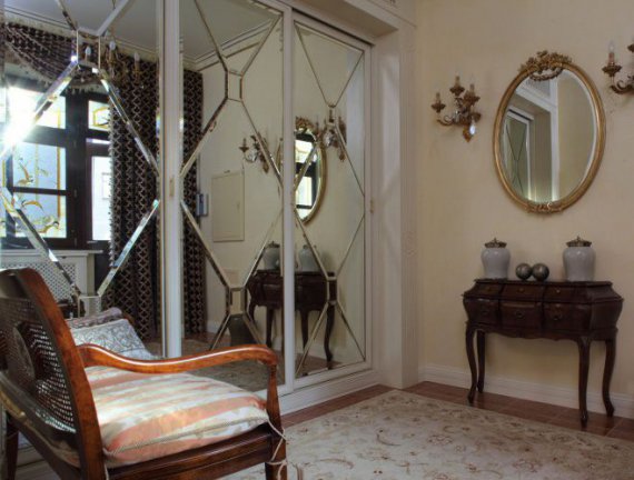 Шафи із дзеркалом залишаються в тренді в 2018 році