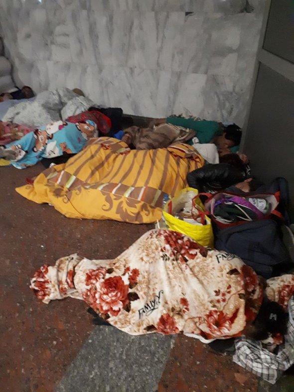Табір ромів спить на Центральному вокзалі
