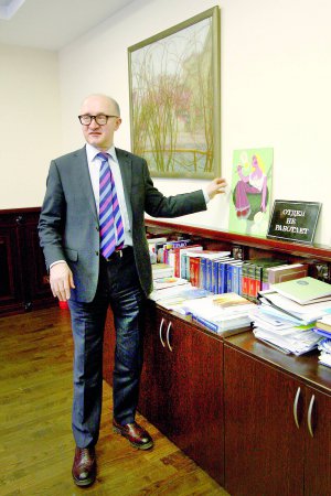 Голова Вищої кваліфікаційної комісії суддів Сергій Козьяков: ”Процедура затвердження кандидатів до Верховного суду відбувалася так, що будь-хто міг прийти на співбесіду. Вона транслювалася в прямому ефірі. Досьє оприлюднили на сайті. Ніколи такої відкритості не було”