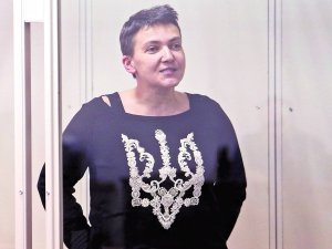 Народний депутат Надія Савченко пройшла перевірку на детекторі брехні у Слідчому ізоляторі Служби безпеки 17 квітня. Після трьох тижнів голодування схудла на 15 кілограмів
