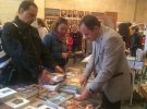 Украинцы на книжной ярмарке покупают сразу по несколько изданий