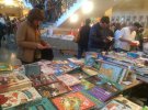 Українці на книжковому ярмарку купують відразу по кілька виданнь