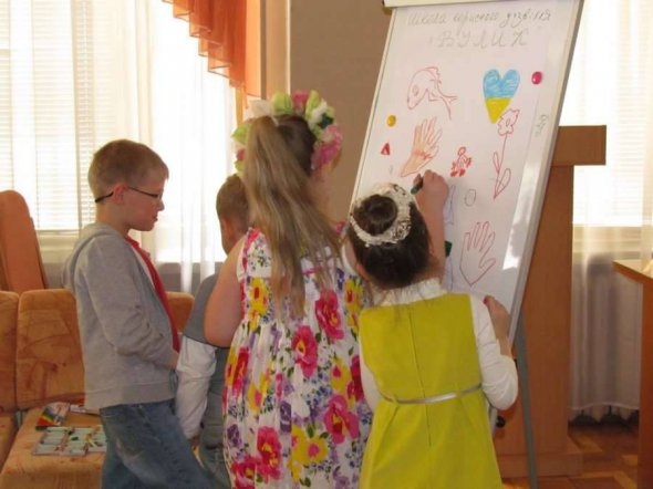 Малювати дітей навчають полтавські художники 