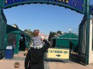Монатік відпочив з дітьми у Disneyland