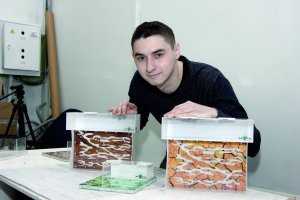 Олександр Іваницький почав розводити мурах після повернення з АТО в 2015 році. Мурашині ферми продає в Україні та Європі