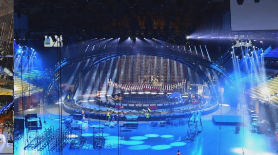 Сцену Євробачення підготовлюють до перших репетицій учасників.