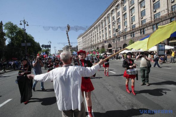 На Крещатике проходит митинг к 1 мая