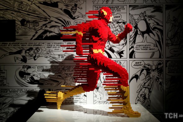 Скульптуры из Lego на выставке в Париже