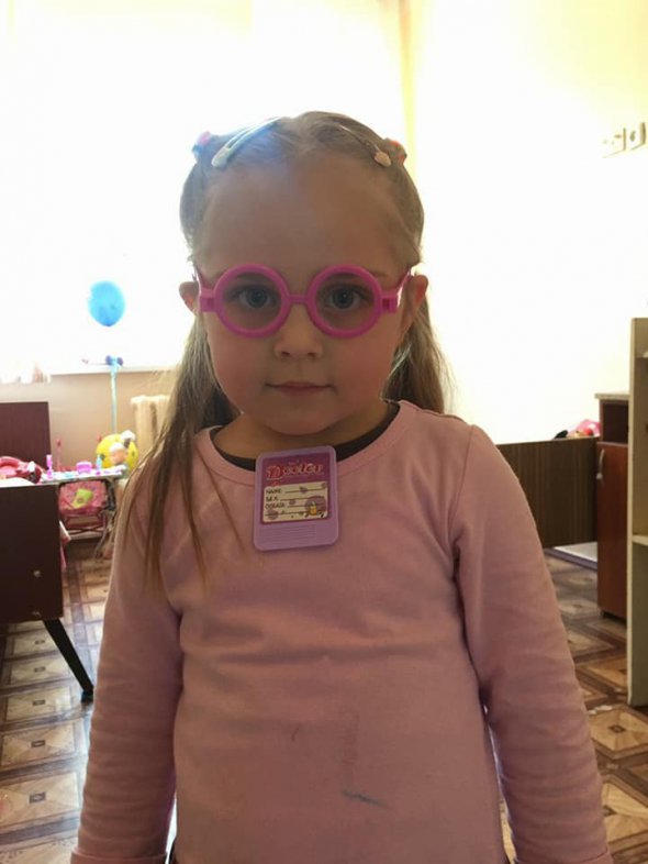 Девочка Валерия после смерти матери живет в киевской детской больнице №2