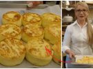 Юлія Тимошенко смажила сирники за родинним рецептом