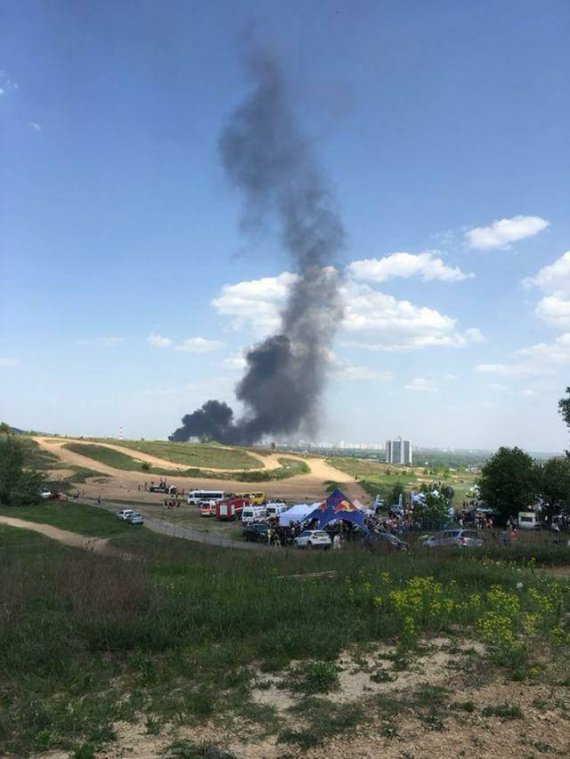 Пожежу на штрафному майданчику в Голосіївському районі Києва гасили 50 пожежників