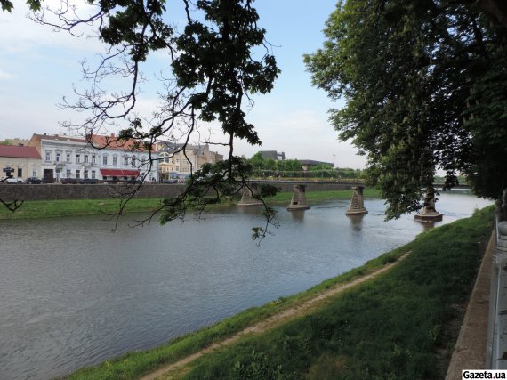 Река Уж протекает по историческому центру города