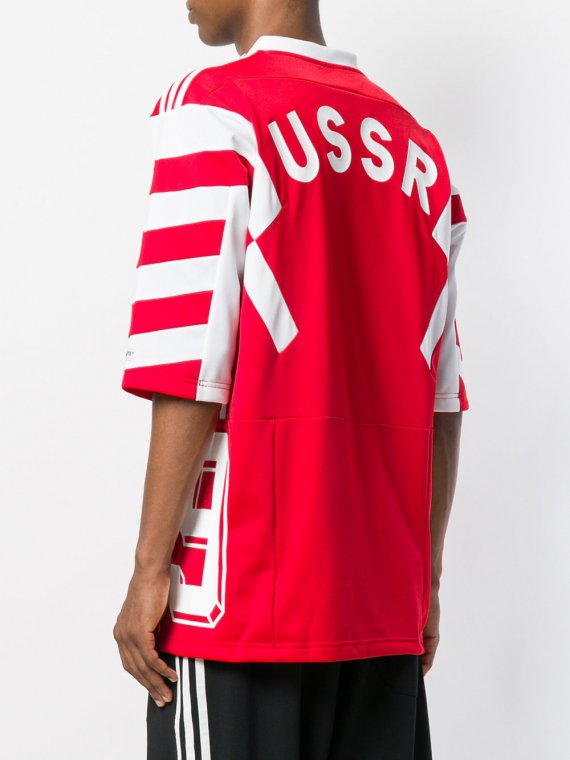 Adidas випустив нову колекцію одягу з написом USSR та радянським гербом