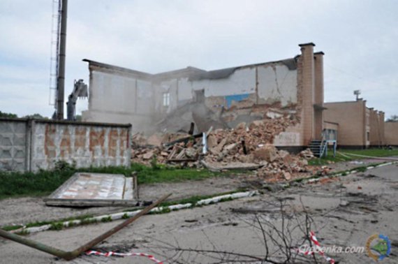 В Гребінці на Полтавщині рухнули стіни спорткомплексу