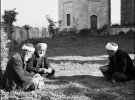Фотограф Герберт Лист сфотографировал крымских татар в 1943 году