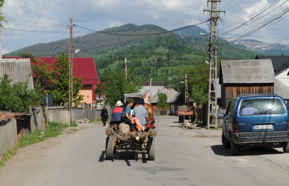 Улица украинского села Русь Поляны, Румыния