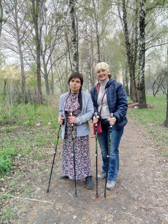 Скандинавською ходьбою можуть займатись усі, хто може ходити