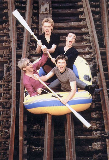 Музиканти першого складу "Океану Ельзи" під час фотосесії для обкладинки свого першого альбому "Там, де нас нема"