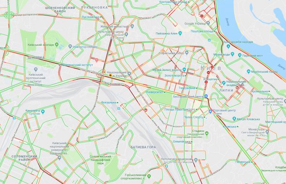 Правий берег Києва зупинився в 8-бальних заторах